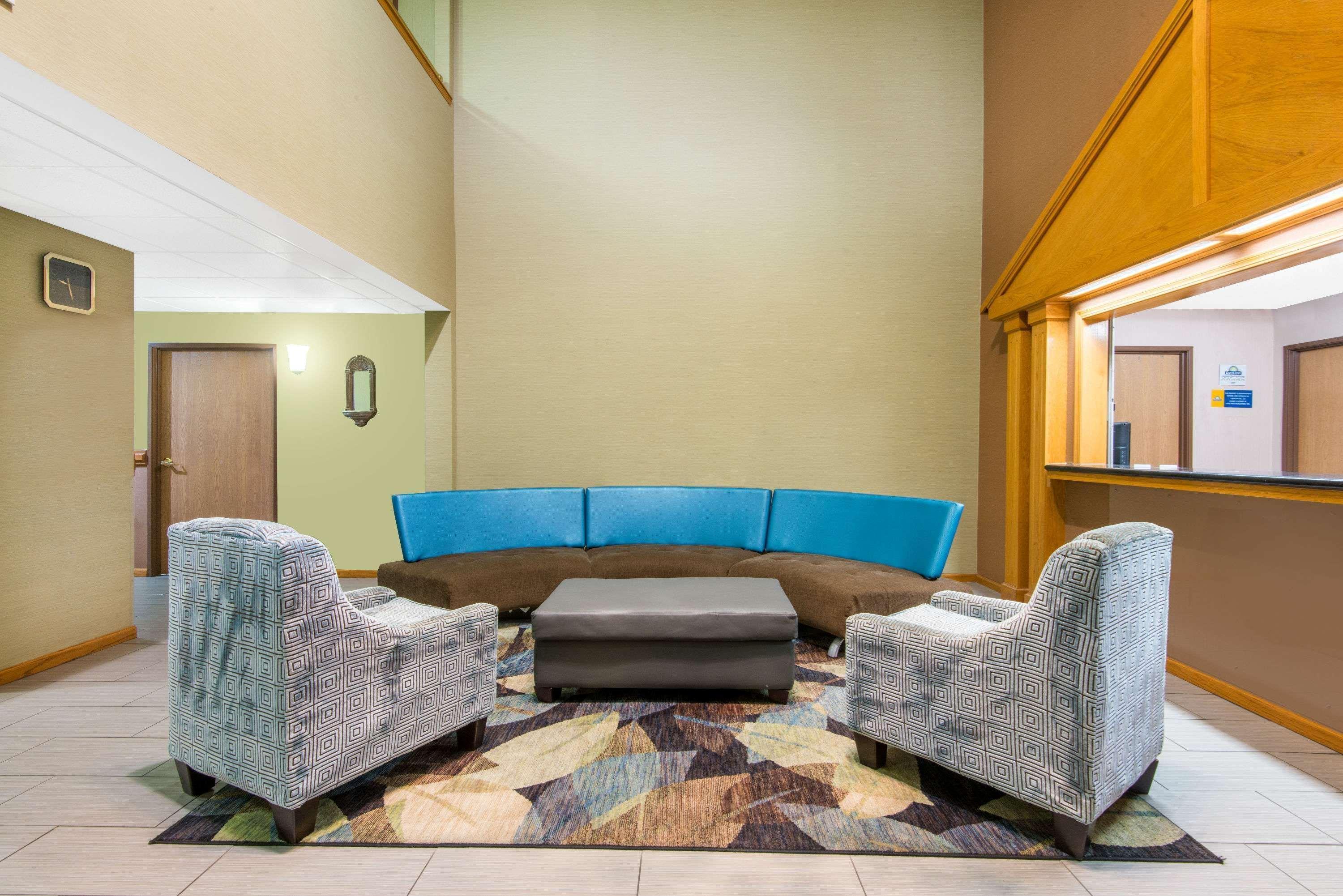 Days Inn & Suites By Wyndham Wichita Ngoại thất bức ảnh