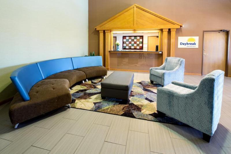 Days Inn & Suites By Wyndham Wichita Ngoại thất bức ảnh